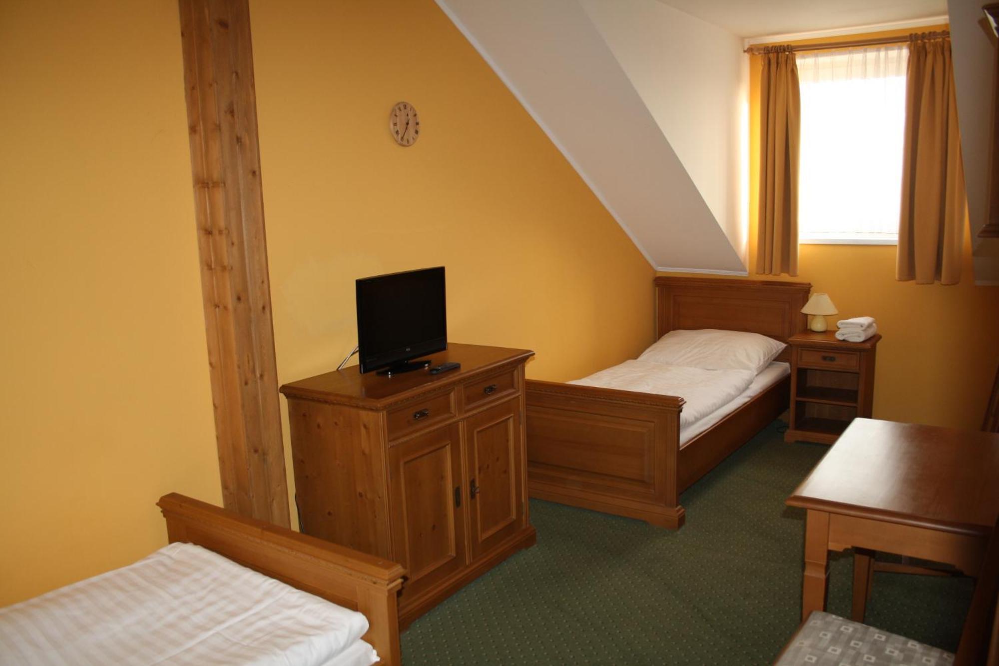 Hotel Boucek Mochov Extérieur photo