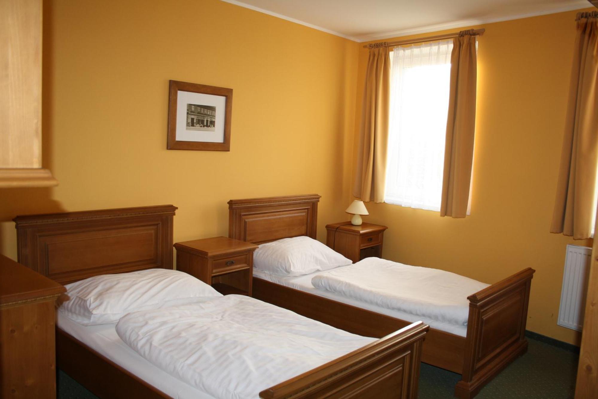 Hotel Boucek Mochov Extérieur photo
