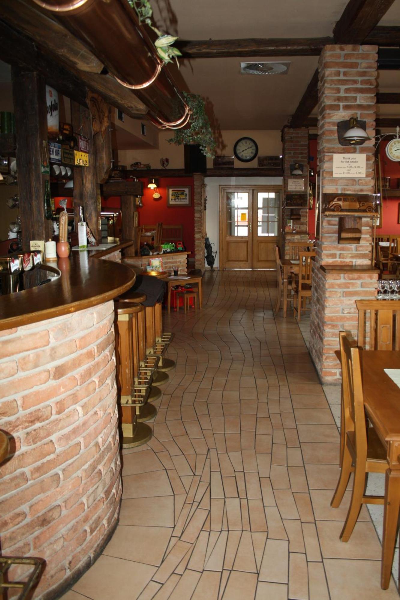 Hotel Boucek Mochov Extérieur photo