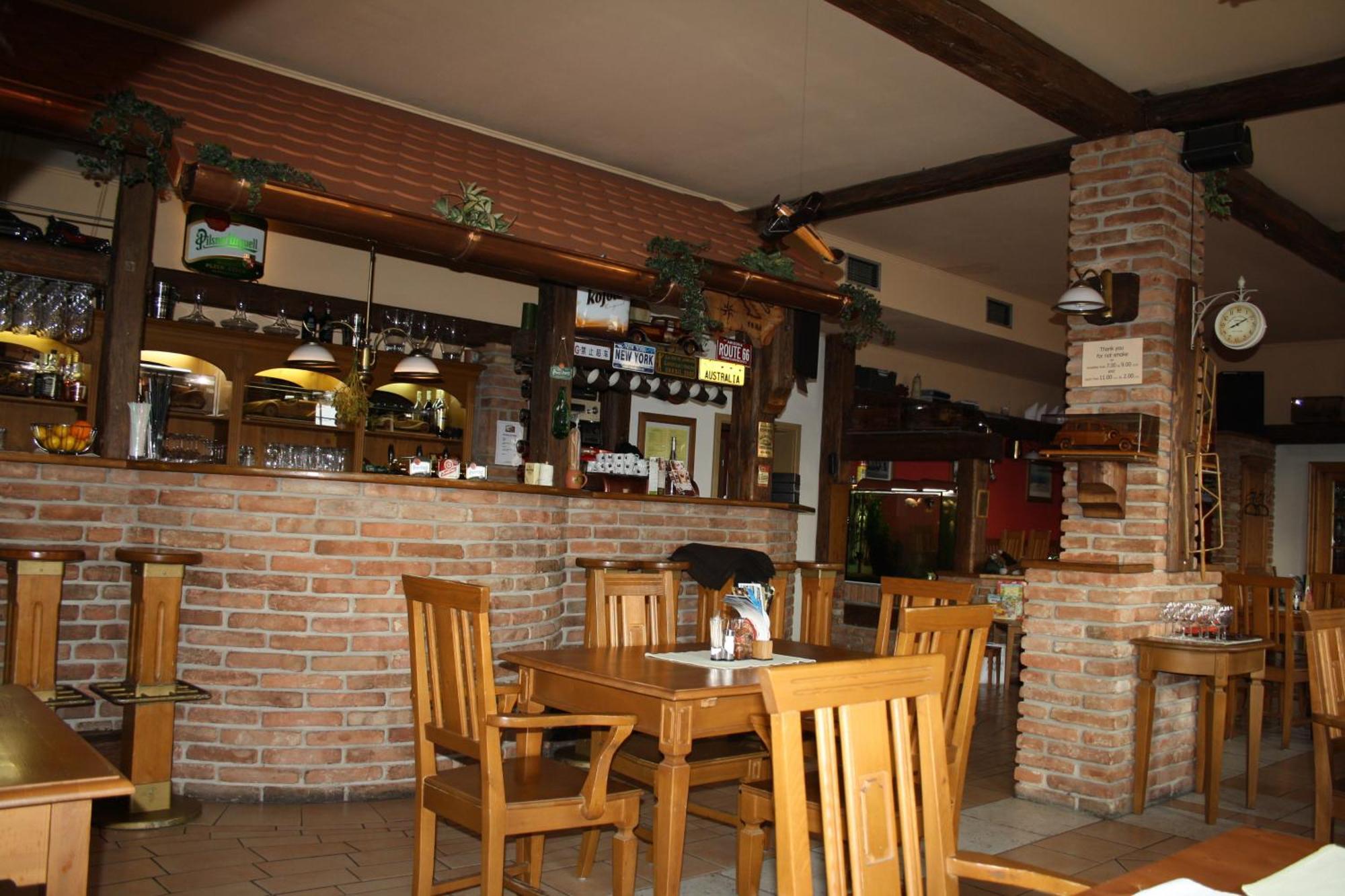Hotel Boucek Mochov Extérieur photo