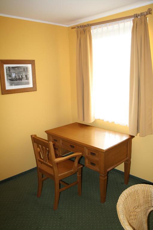 Hotel Boucek Mochov Chambre photo